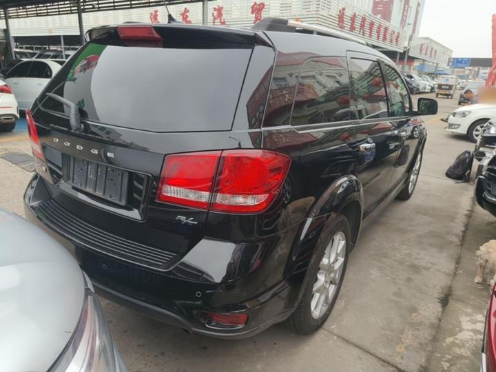 Dodge 2013 2.4L RWD photo 4