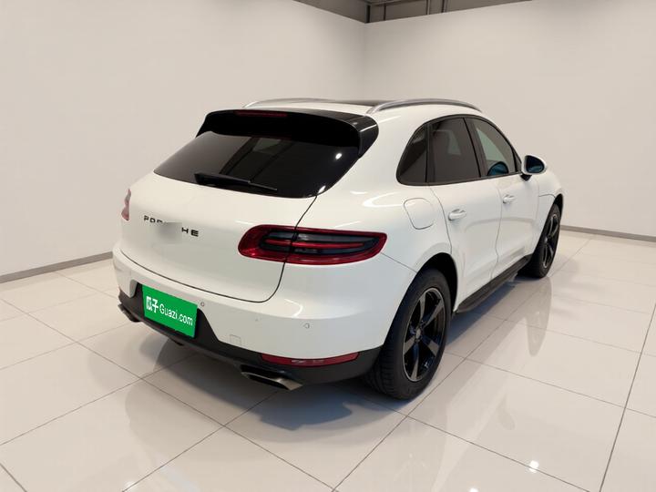 2017 Macan 2.0T photo 6