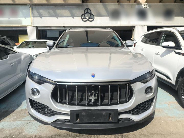 Levante 2016 3.0T Standard photo 2