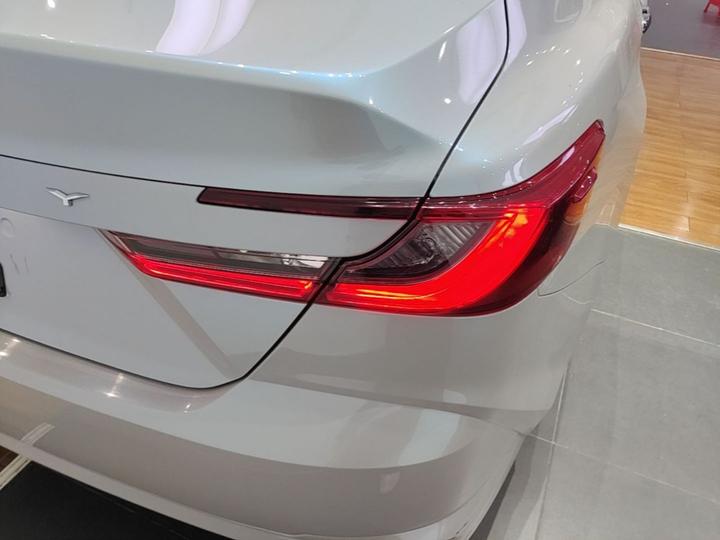 Camry 2024 2.0GVP Luxury photo 7