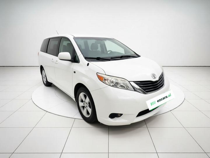 Sienna Parallel Import 3.5L LE RWD photo 3