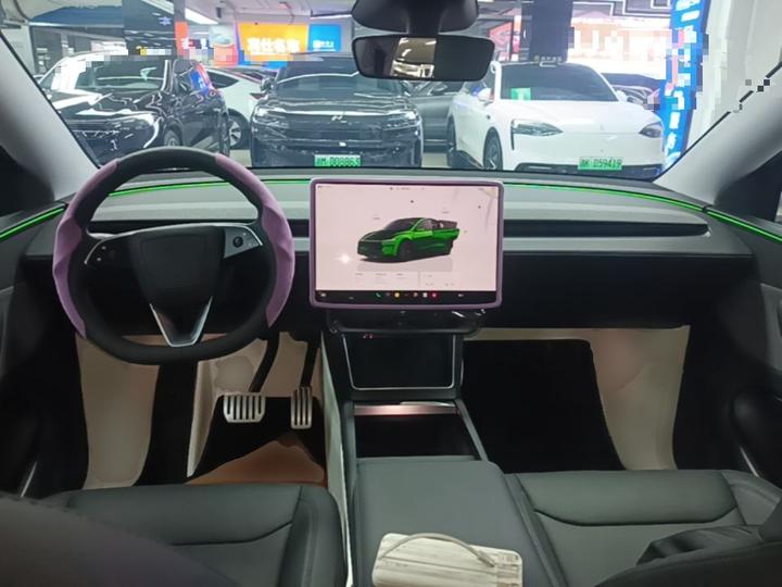Model Y 2025 RWD photo 5