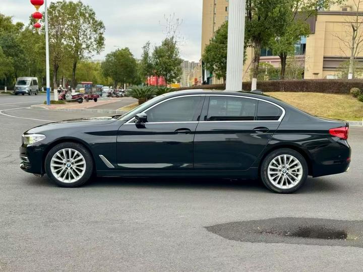 5 Series 2019 Facelift 525Li Luxury photo 4