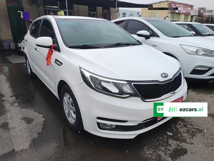K2 2015 Hatchback 1.4L AT GLS photo 3