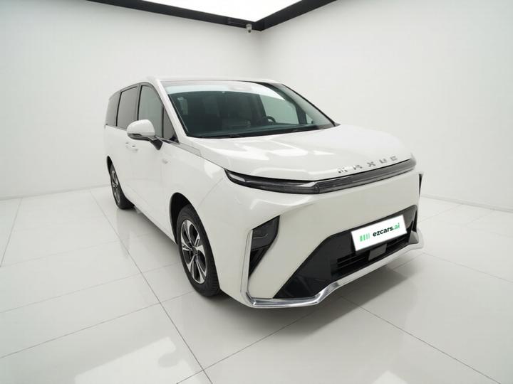 MAXUS Dajia 9 2022 Long Range 7-Seater photo 3