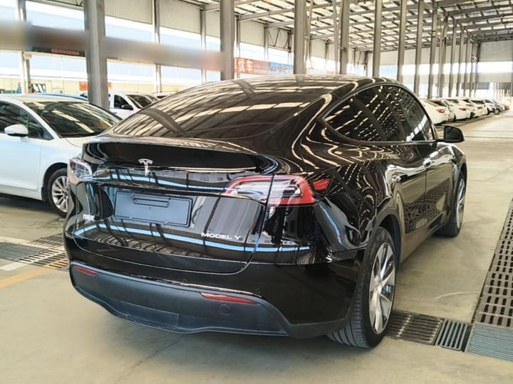 Model Y 2022 Facelift RWD photo 6