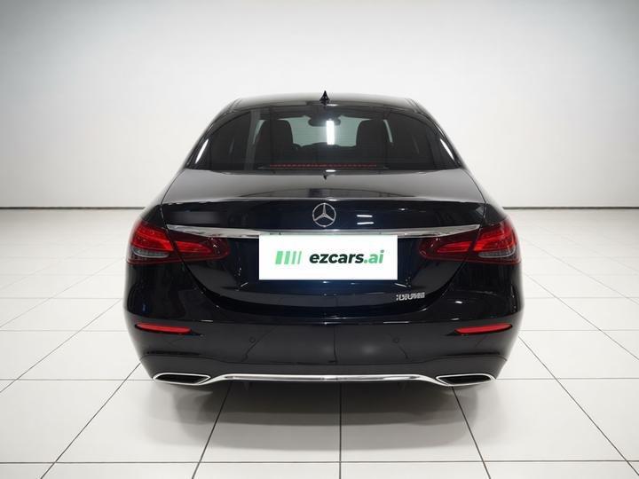 E-Class 2023 E 300 L Sport Luxury photo 5