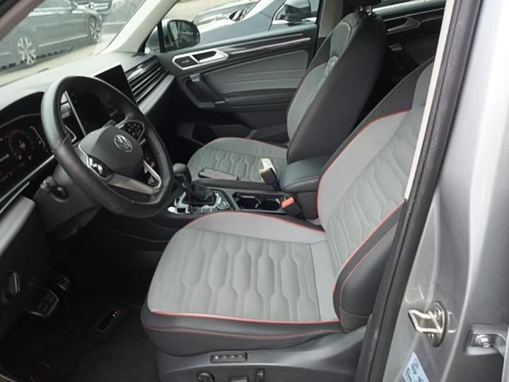 Tiguan L 2022 380TSI AT AWD R-Line Flagship 7-Seater photo 6