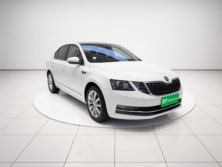 Octavia 2020 1.5L AT Luxury photo 3