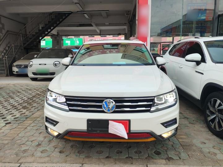 Tiguan L 2018 Facelift 330TSI AT RWD Luxury photo 2