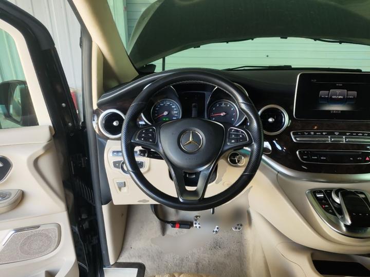 V-Class 2018 V 260 L Premium Extended China VI photo 6