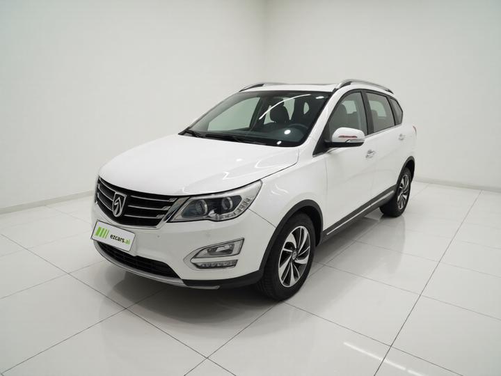 560 2015 1.8L MT Luxury