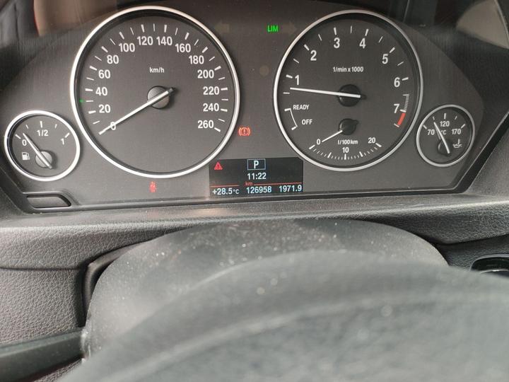 3 Series 2015 320i Progressive photo 2