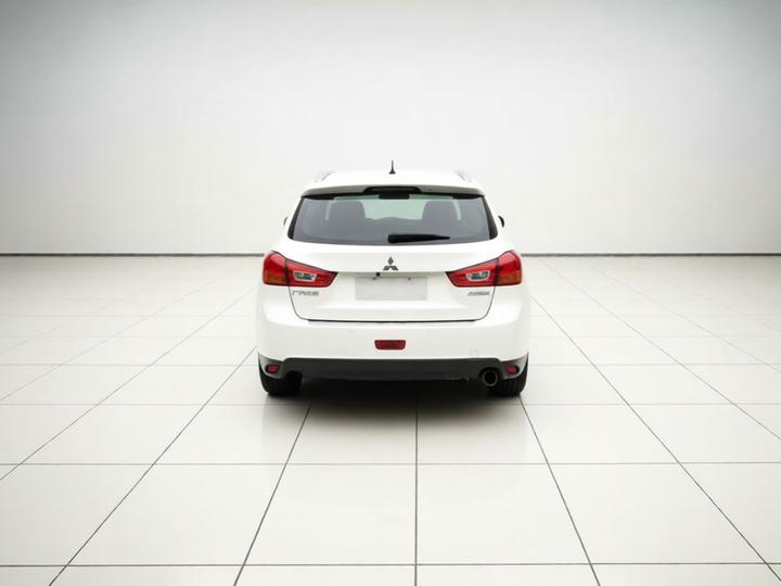 ASX 2013 2.0L CVT RWD Elite photo 5