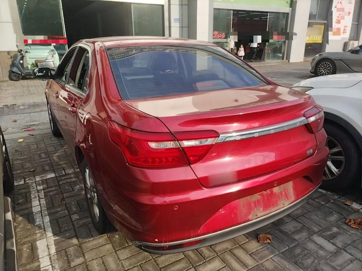Vision 2018 1.5L AT Premium photo 4