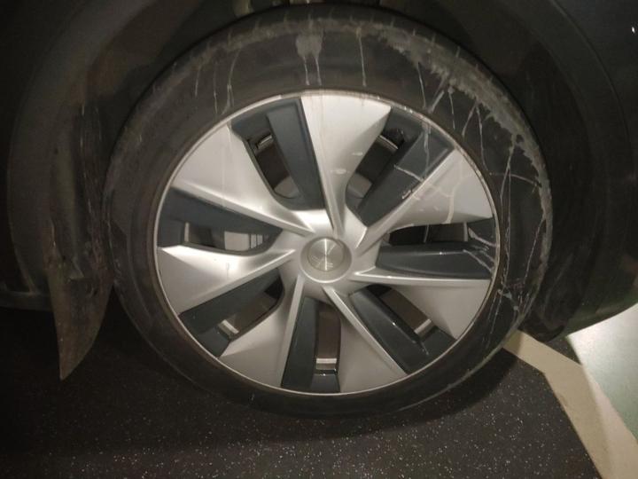 Model Y 2021 Standard Range RWD photo 8
