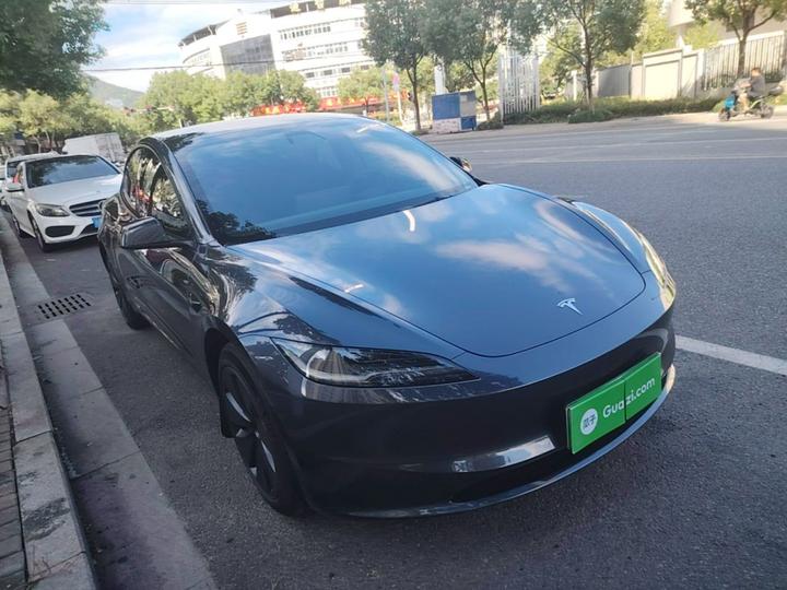 Model 3 2023 RWD photo 3