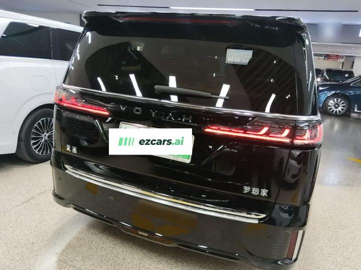 Voyah Dreamer 2024 PHEV Extended Range Premium photo 5