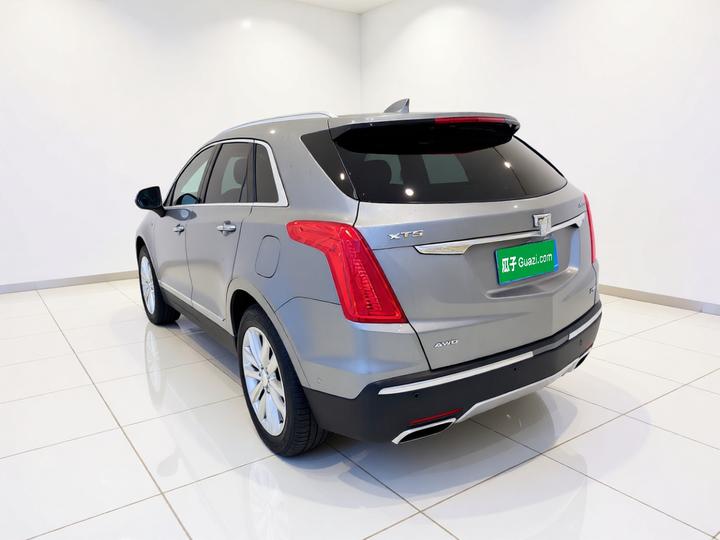 XT5 2018 28E AWD Platinum photo 4