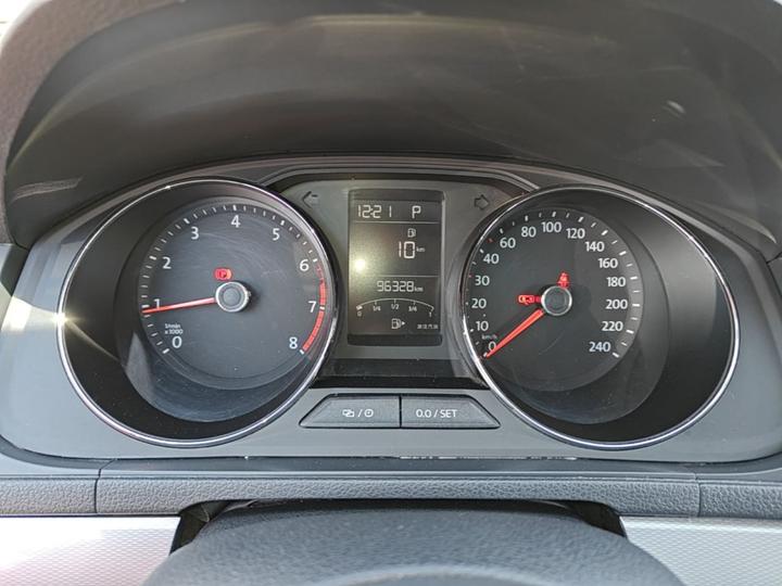 2015 1.6L AT Comfort photo 8