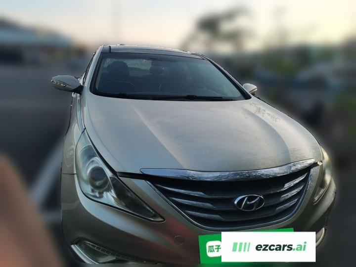 Sonata 2013 2.0L AT Luxury photo 2