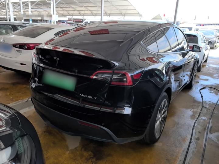 Model Y 2021 Standard Range RWD photo 4