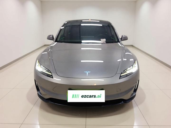 Model 3 2025 Performance AWD photo 2