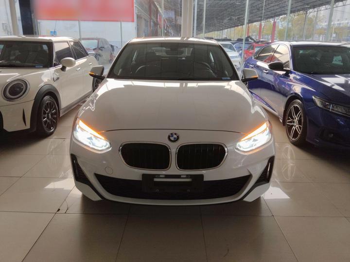 1 Series 2019 120i Leading M Sport Package photo 2