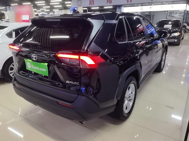 RAV4 2023 2.0L CVT RWD photo 6