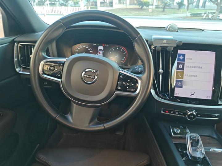 S60 2022 B4 Luxury photo 2