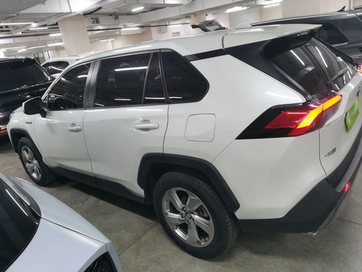 RAV4 2020 Hybrid 2.5L E-CVT RWD Elite photo 4