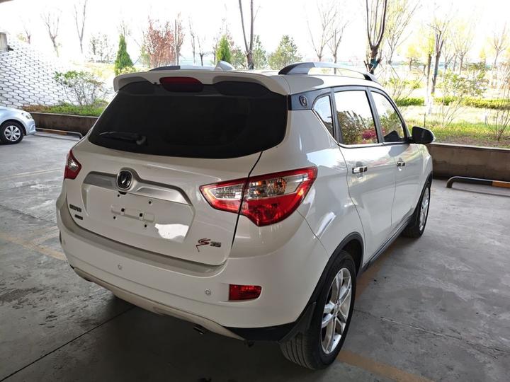 CS35 2015 1.6L AT Luxury China V photo 4