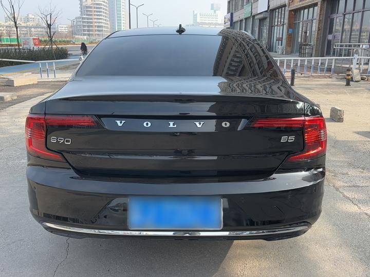 S90 2023 B5 Luxury photo 3
