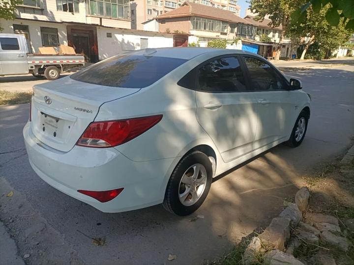 Verna 2016 1.4L AT Smart GLS photo 4