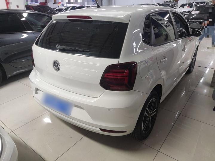 Polo 2016 1.6L AT Comfort photo 4