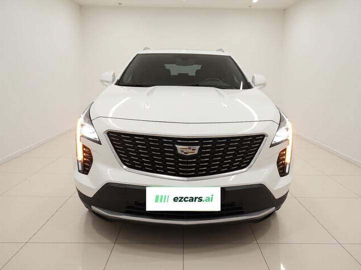 XT4 2020 Facelift 28T RWD Leading photo 2