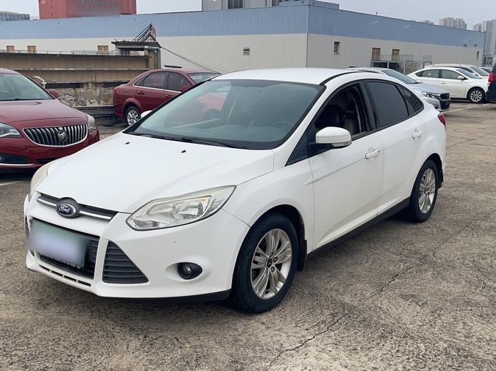 Focus 2012 Sedan 1.6L MT Comfort
