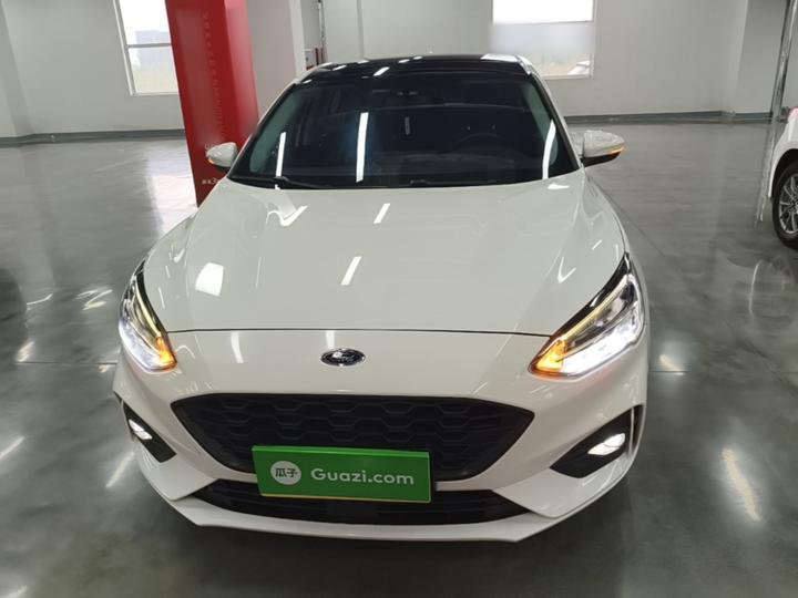 Focus 2021 Hatchback EcoBoost 180 AT photo 2