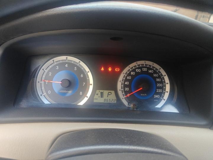 2013 1.6L AT Excellence photo 8