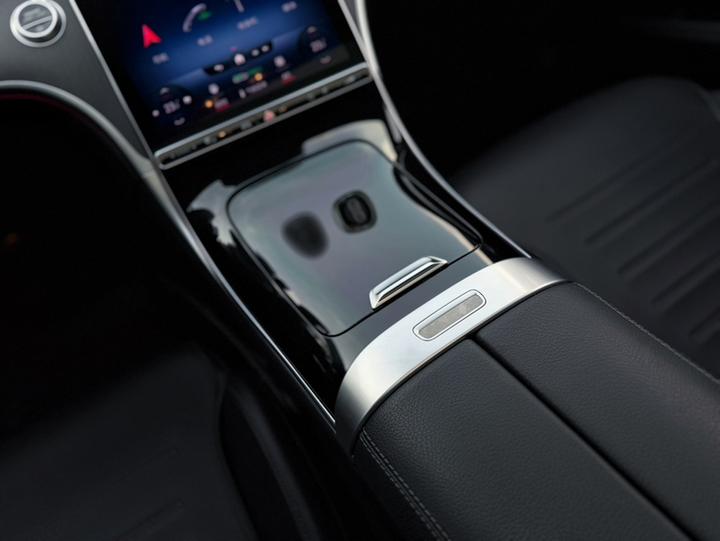 C-Class 2022 Facelift C 260 L Sport photo 5