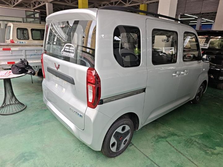 Wuling Zhiguang EV 2025 305km Progressive photo 4