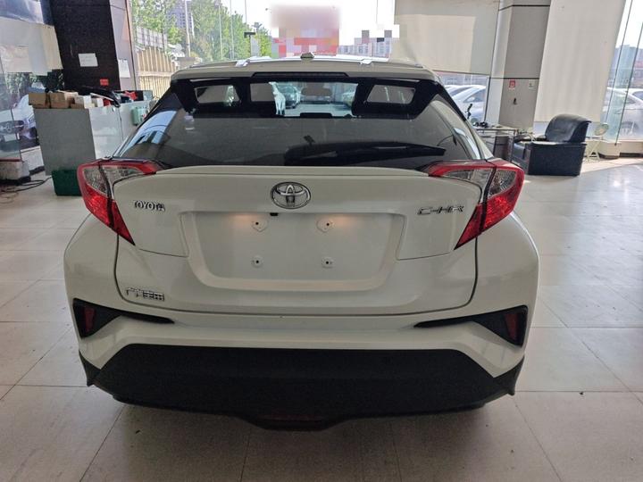 C-HR 2020 2.0L Leading photo 3