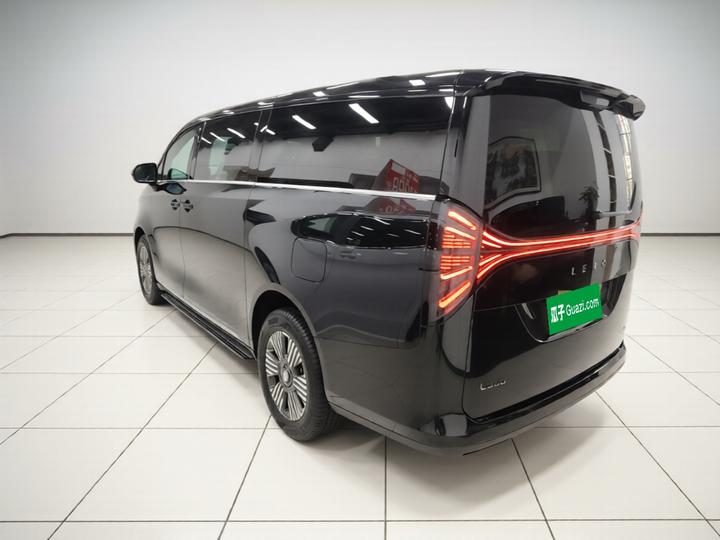 L380 2024 140 6-Seater AWD Ultra photo 4