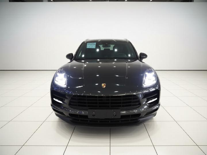 2018 Macan 2.0T photo 2