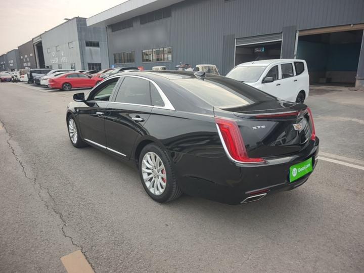 XTS 2018 28T Tech photo 4