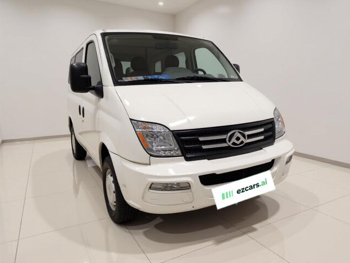 MAXUS V80 2023 2.0T MT Classic Short Wheelbase 5/6-Seater photo 3