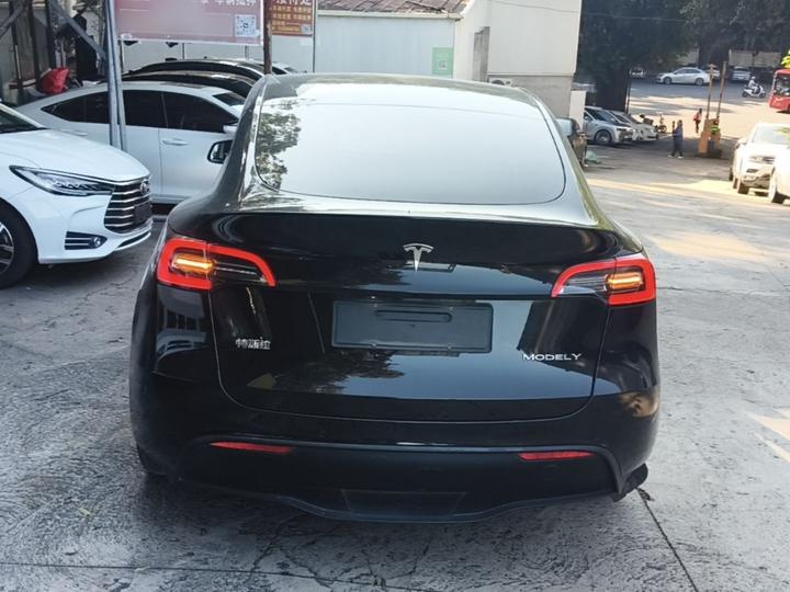 Model Y 2022 Facelift RWD photo 3
