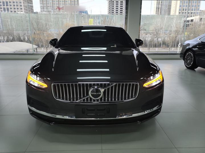 S90 2023 B5 Luxury photo 2