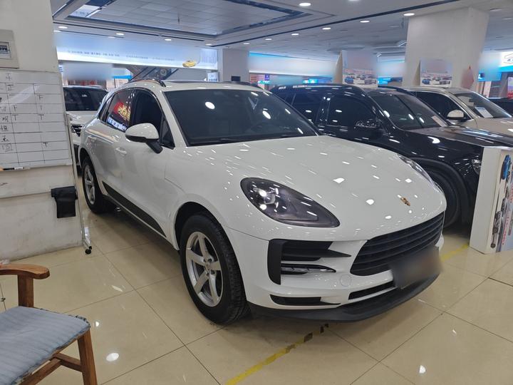 2018 Macan 2.0T photo 3