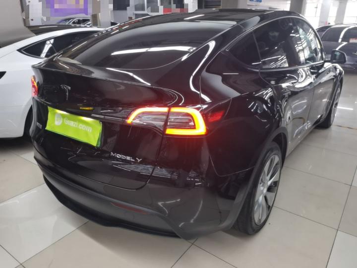Model Y 2022 RWD photo 4